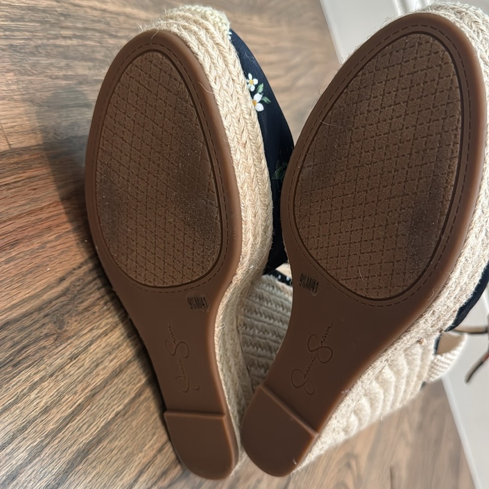 Jessica Simpson Wedge - Picture 4 of 4